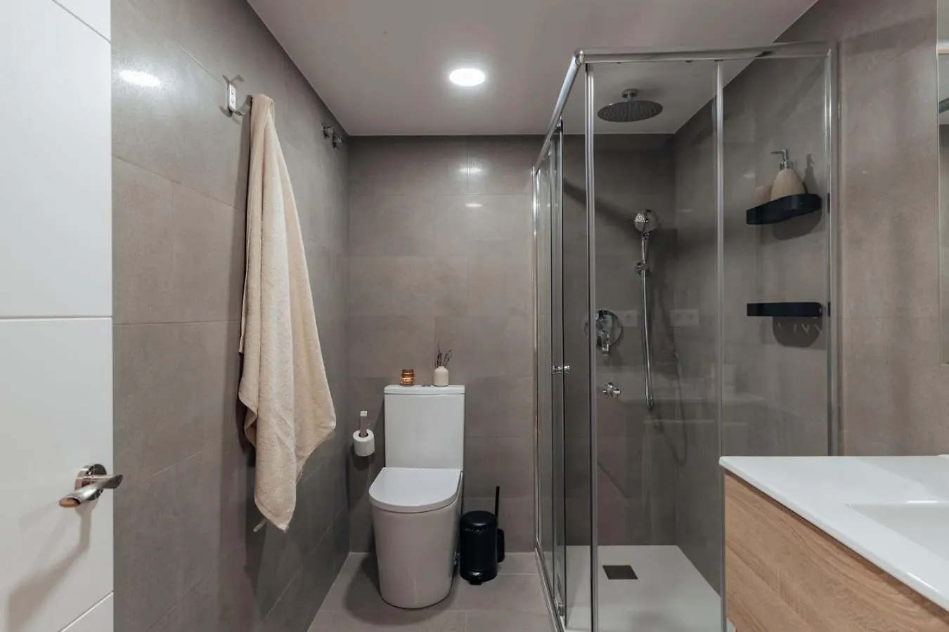 Casa Lennon Apartment Barcelona