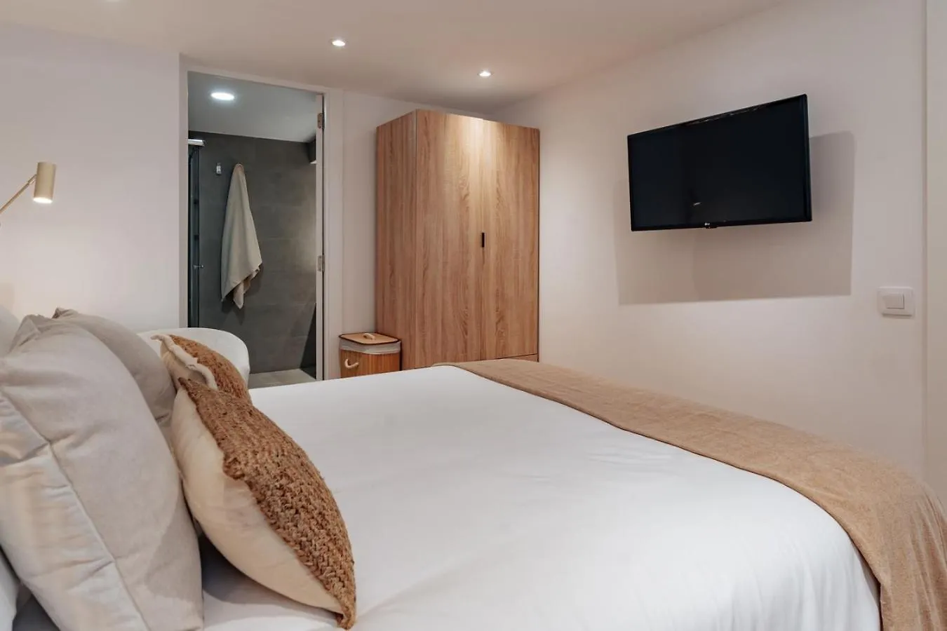 Casa Lennon Apartment Barcelona Spain