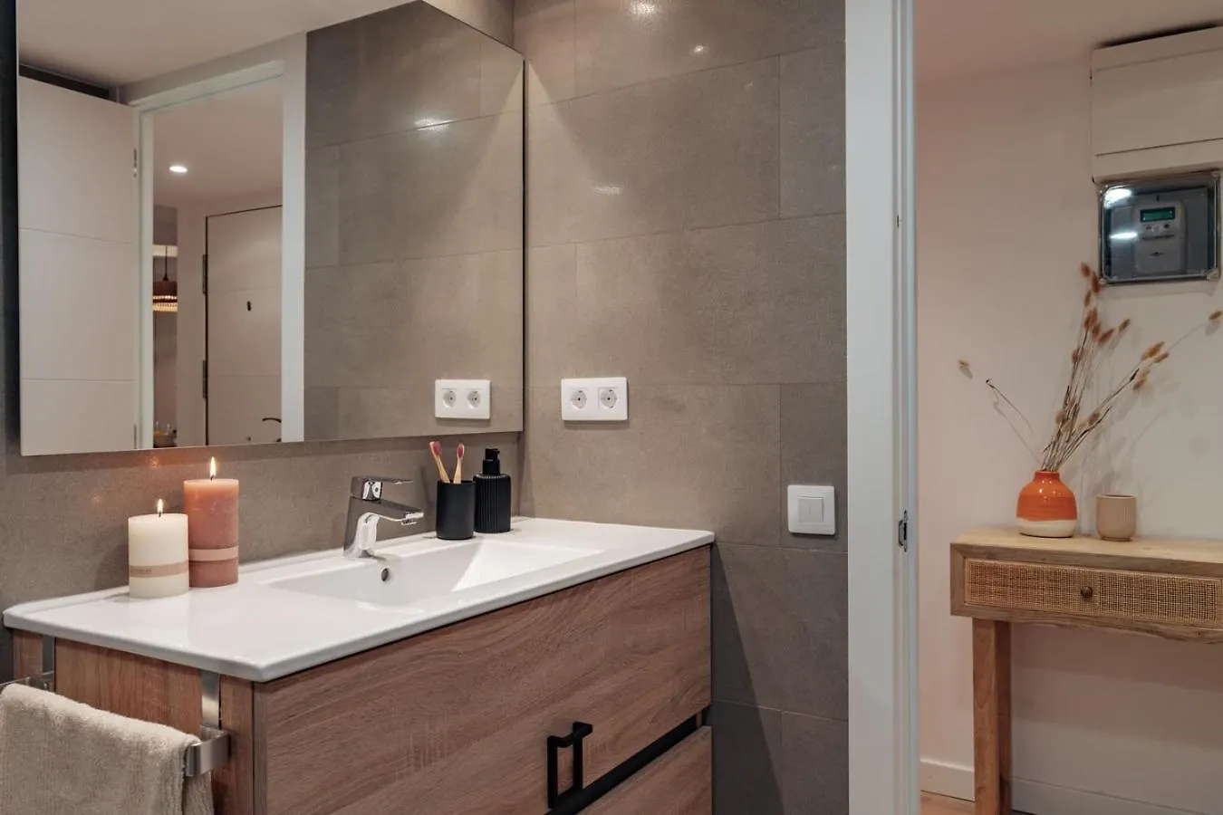 Casa Lennon Apartment Barcelona Spain