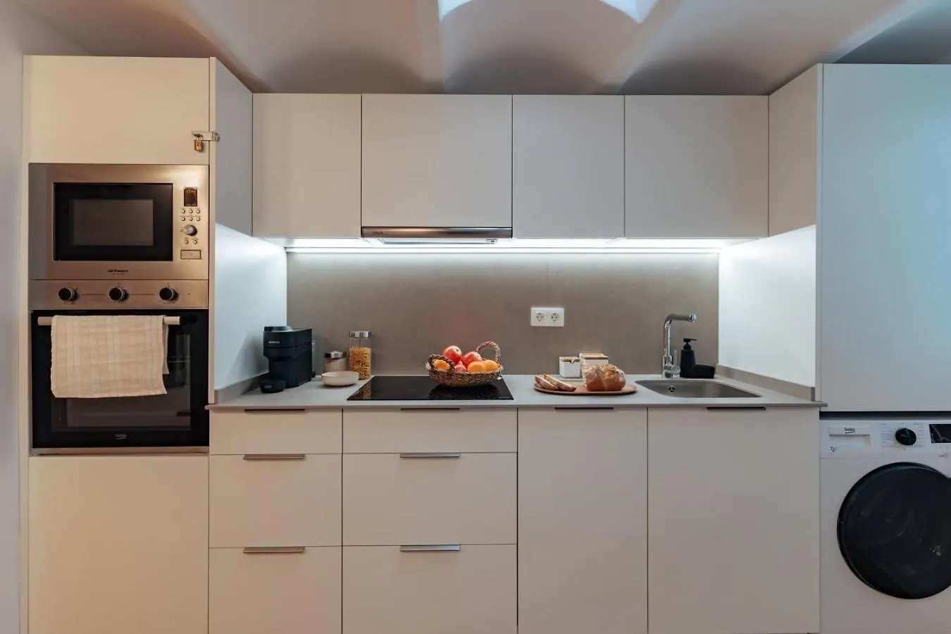 Casa Lennon Apartment Barcelona
