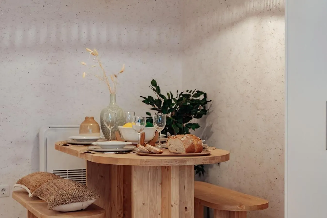 Casa Lennon Apartment Barcelona