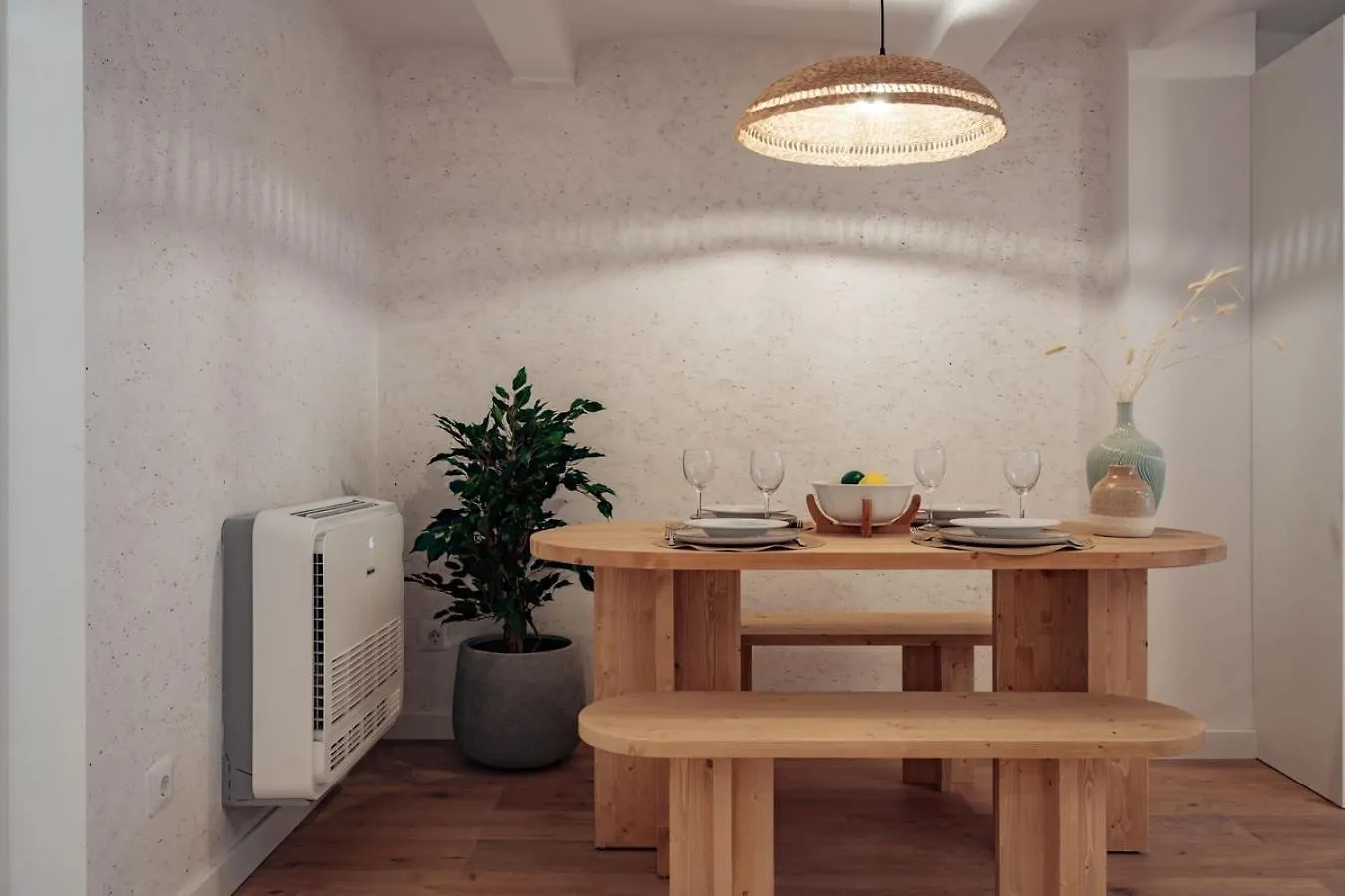 Casa Lennon Apartment Barcelona